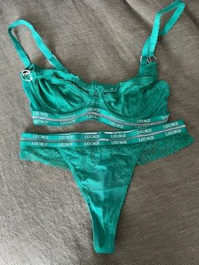 Lounge Vogue Balcony Bra and Thong Set in Emerald